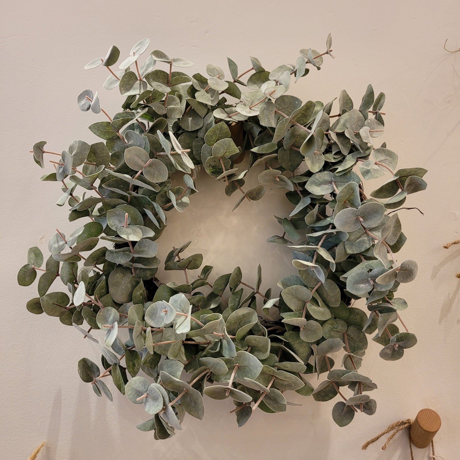 Eucalyptus Wreath 24" - Bloomfields